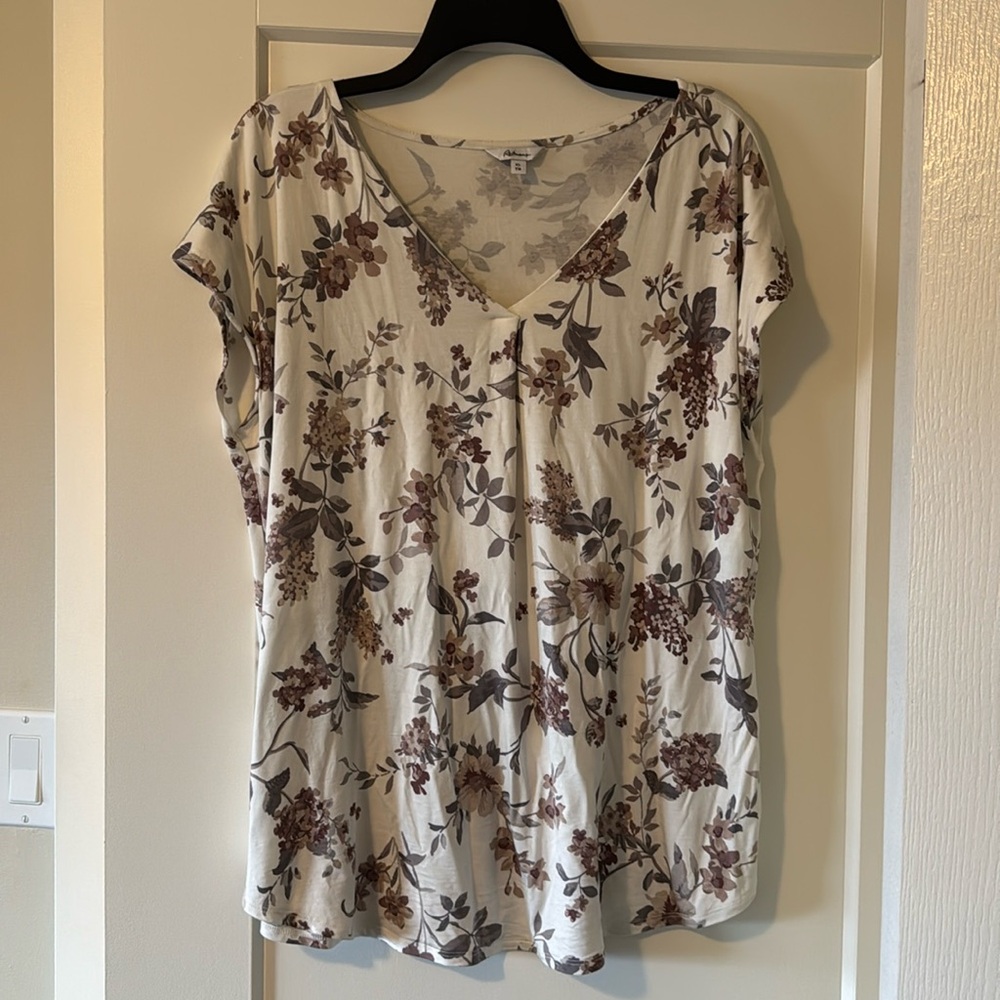Soft floral t shirt